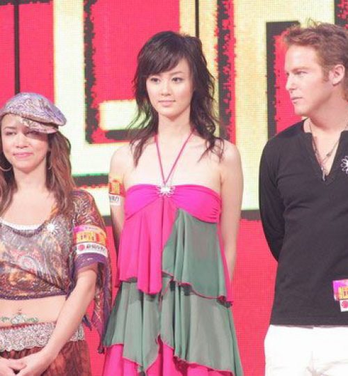 Metro Music Awards Hong Kong, China in 2005 - Jonny Blu wins Hot New Artist Award. 2005年度新城國語力頒獎禮得獎名單 -藍強Jonny Blu 新城國語力熱播新聲音